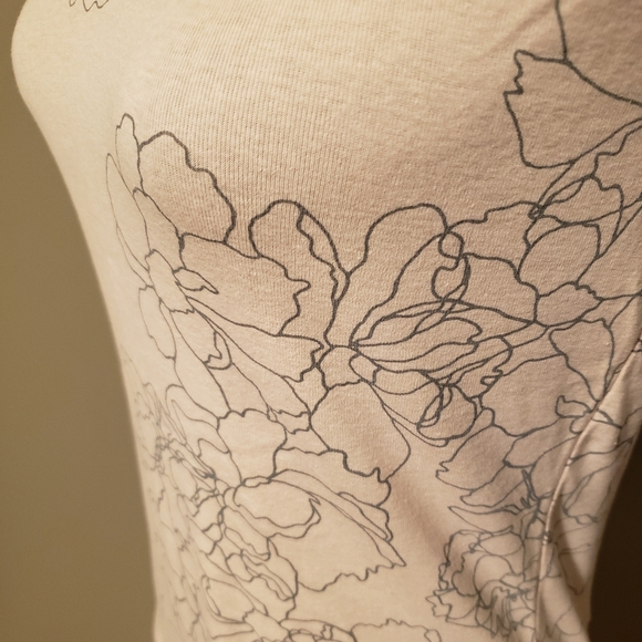 EUC - Sleeveless top Size XS - Picture 6 of 9